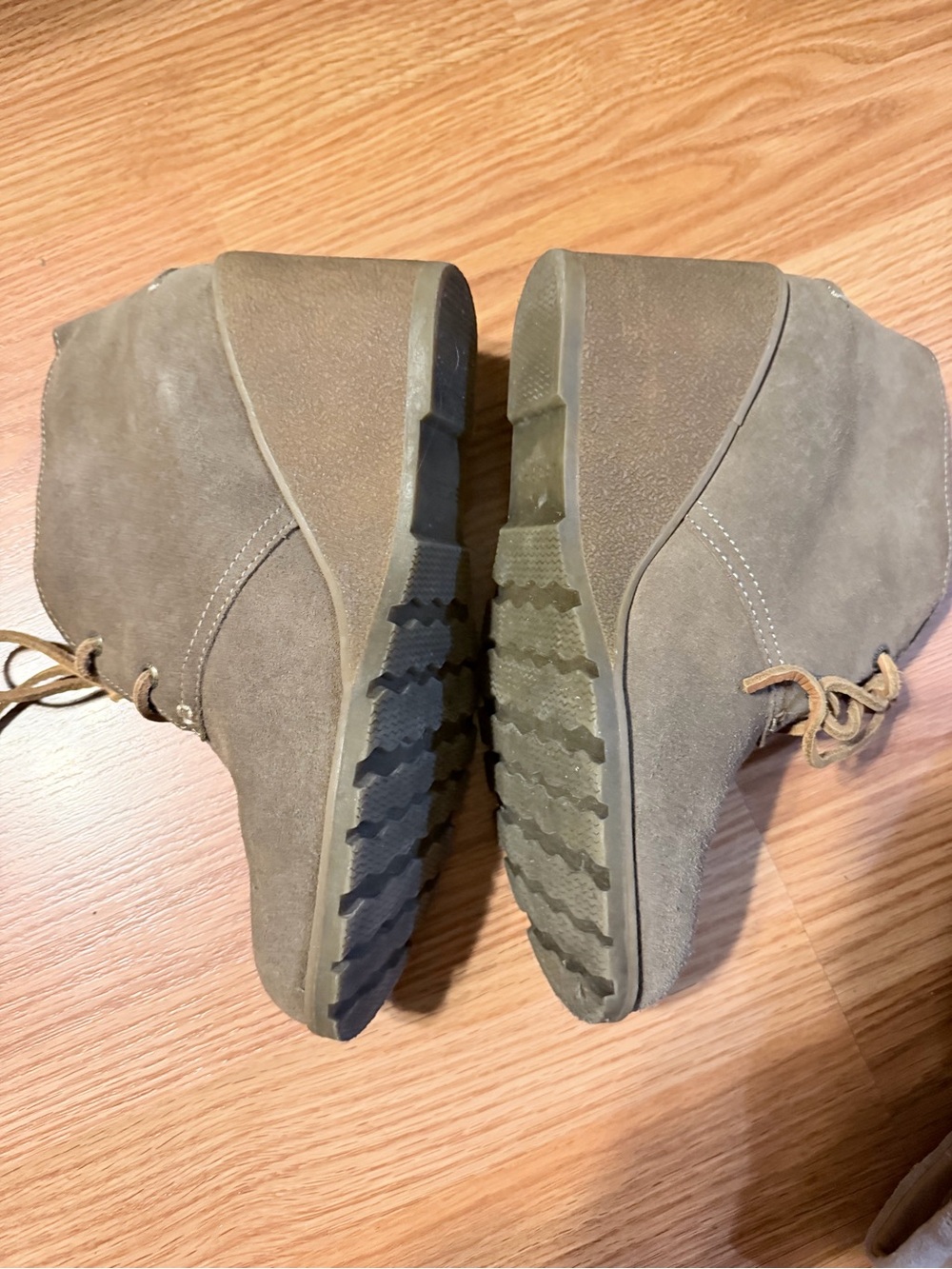 Sperry women’s  Suede Chukka Boots in Olive Taupe